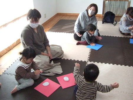 お餅もつくよ。0歳:知育+リトミック