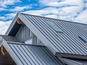 Identifying Early Warning Signs of Metal Roof Failure