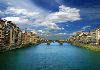 117823_Florence_River Arno_shutterstock_