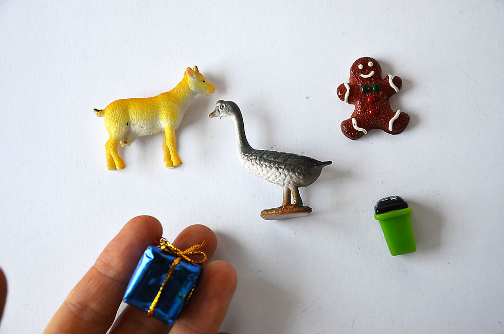 Thumbnail: Letter G Montessori objects, 1-5cm, 3-5 objects