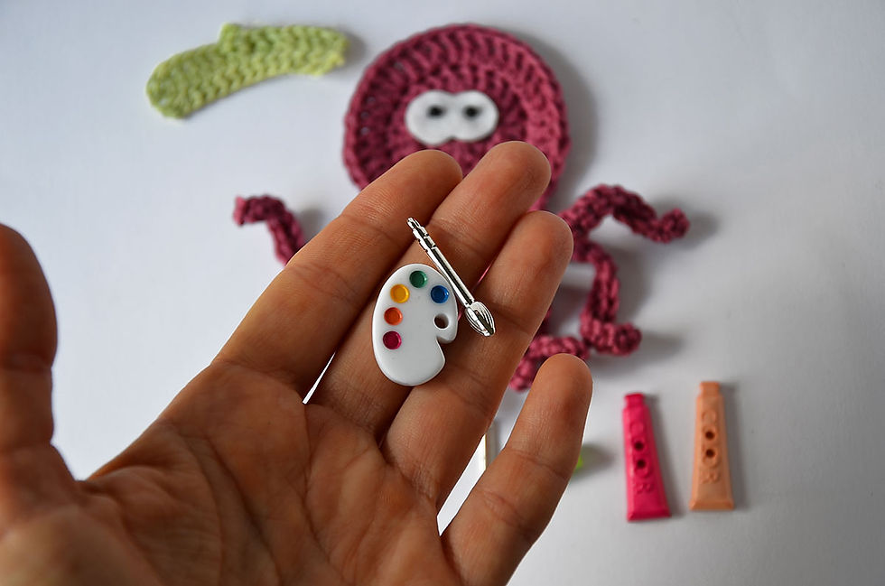Artist The busy Octopus crochet applique handmade by TomToy