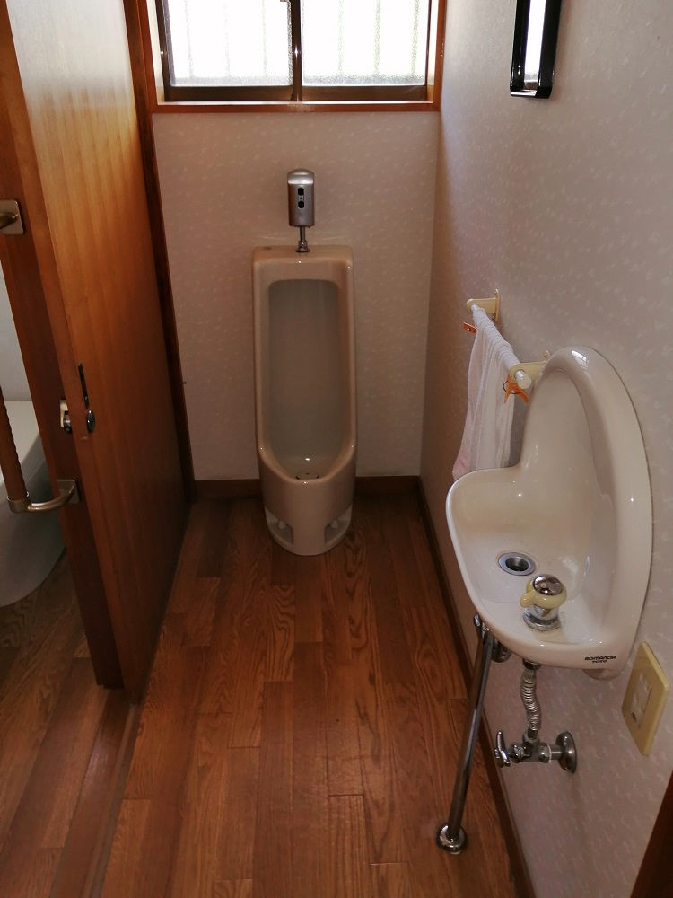 内観　1階トイレ