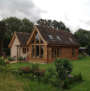 As accomplished builder in Wilshire the team created this oak framed building. Making use of extra outdoor space, a multifunctional room can be a great addition to any property for garden room, office, playroom, or extended living area