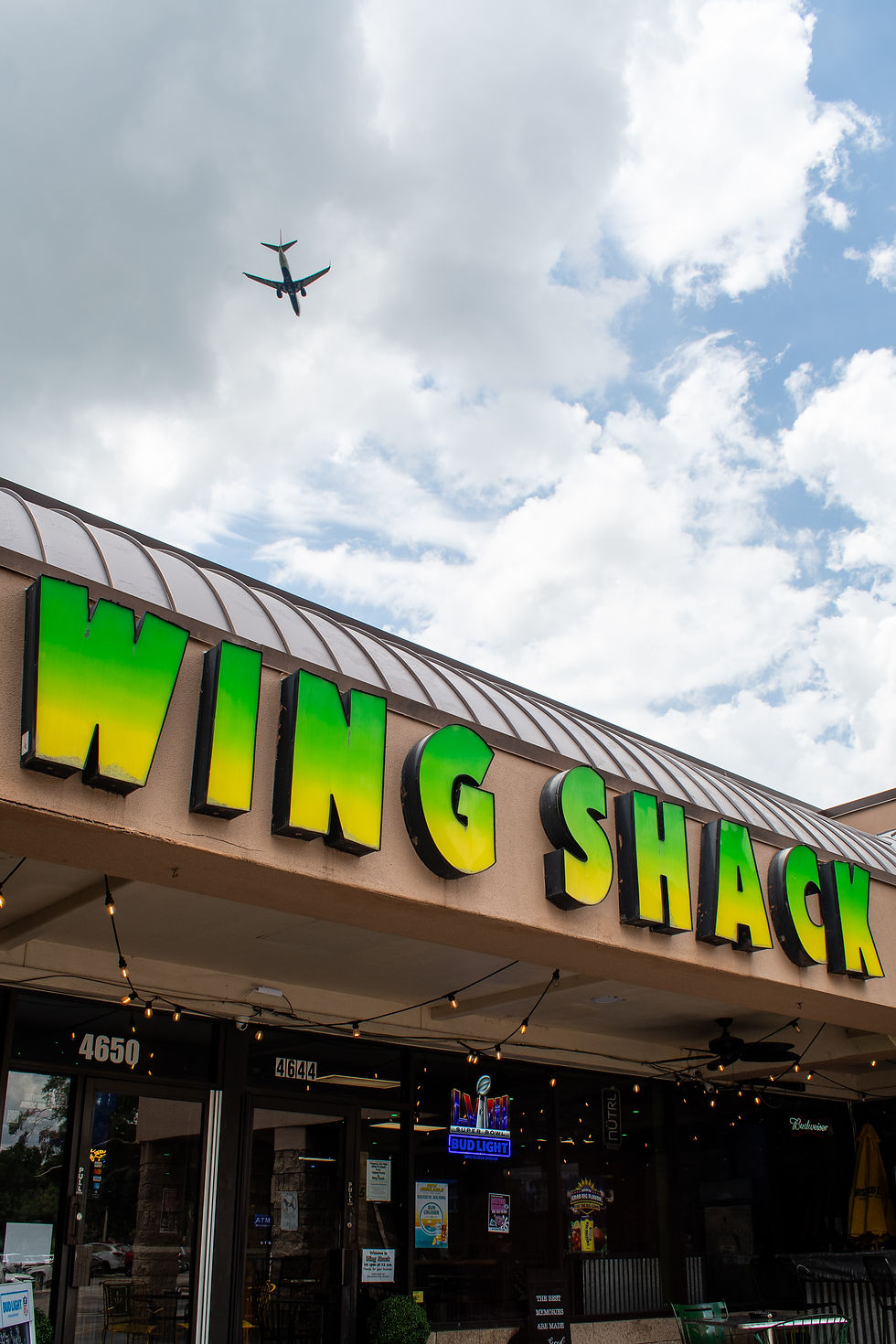 Eagles vs. Jets tonight at 7:30 PM! Watch the game at Wing Shack Orlando with wing specials, big screens, and ice-cold drinks. The ultimate football night is here.