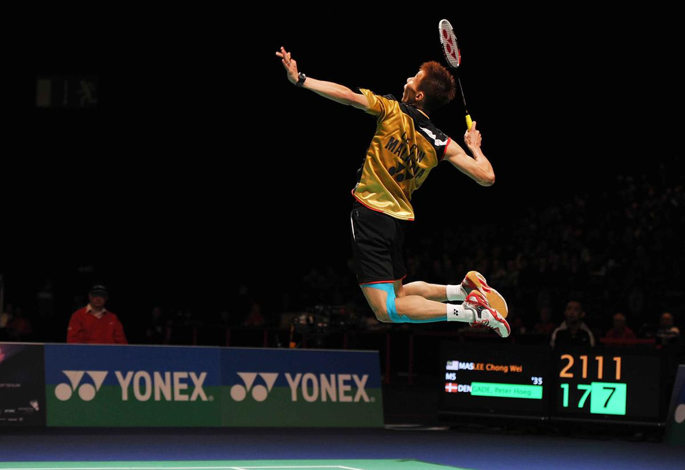 How to increase power in a badminton smash?