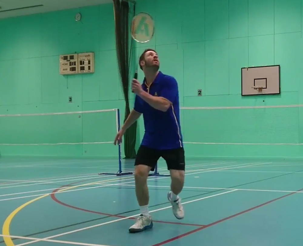 3 simple tips for a powerful backhand clear