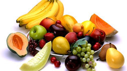 Enrolar frutas em jornal faz com que amadureçam mais rápido?