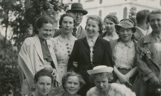 549. sibul ja daamid.jpg