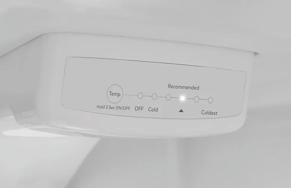 Miniatura: Frigidaire 18 Cubic Foot Refrigerator in White Controls Detail