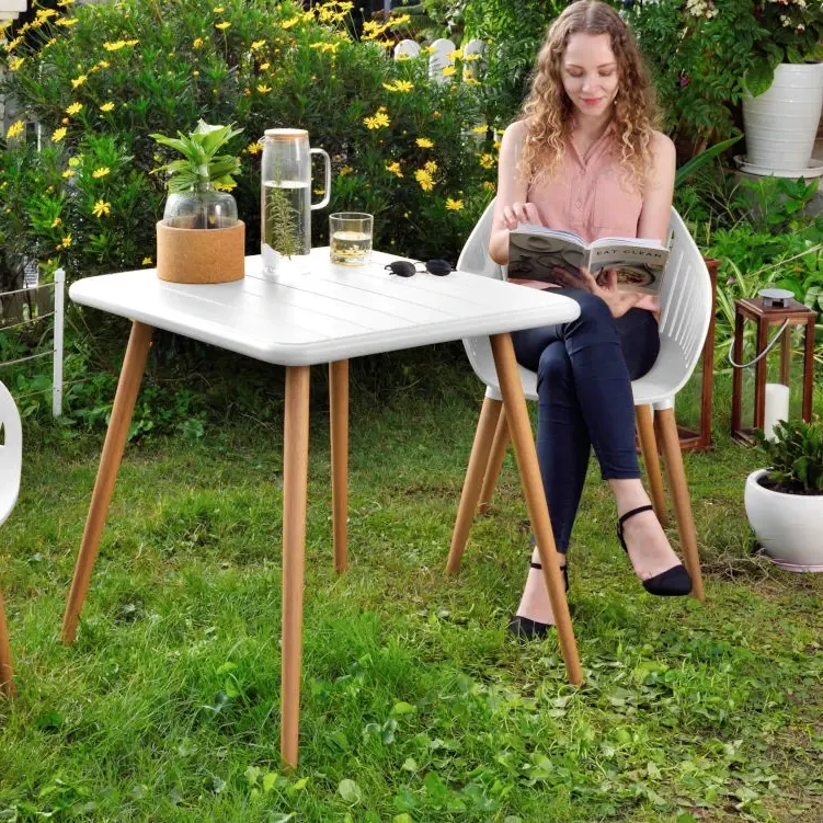 Miniatura: Nassau Patio Bistro Table White Patio Scene
