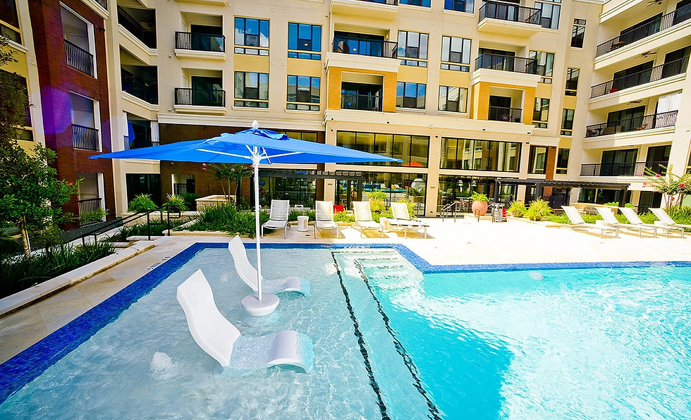 Thumbnail: LEDGE LOUNGER "SIGNATURE" CHAIR IN WHITE