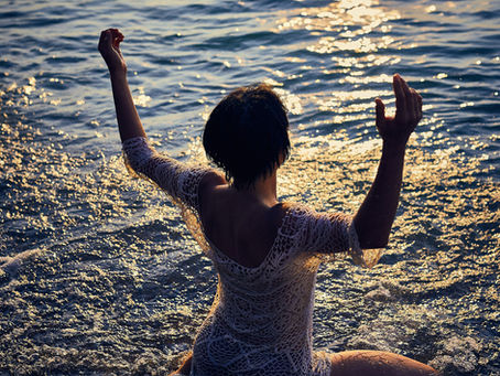 Surrender isn’t about giving up - it’s about letting go of control and trusting the Universe to guide you. In this honest and spiritual reflection, I share how surrendering transformed my life, opened my intuition, and brought me back to peace - and how it can for you too.