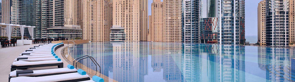 Address Dubai Marina infinity pool 63 этаж панорамный вид небоскребы марина шезлонги