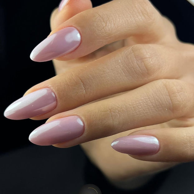 Doğal pembe protez tırnak jel uygulama sonucu — La Ville Güzellik Salonu, Şişli İstanbul