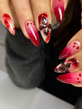 pembe gradyan manikür hacimli 3d çiçek kırık cam maya nail beauty osmanbey şişli stilettolar jel cila