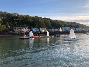 Sailing in Dale Bay