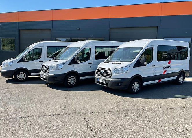 Kalinno Kft.: Rugalmas Kisbusz Bérlés Pécs-Komlón. 9 fÅ‘s Ford Transit kisbuszaink ideálisak minden utazáshoz. Rugalmas bérleti lehetÅ‘ségek, teljes körű biztosÃtás, segÃtségnyújtás. Egyszerű és átlátható feltételek, üzemanyaggal teli átadás. HÃvjon most, tervezze velünk következÅ‘ utazását!