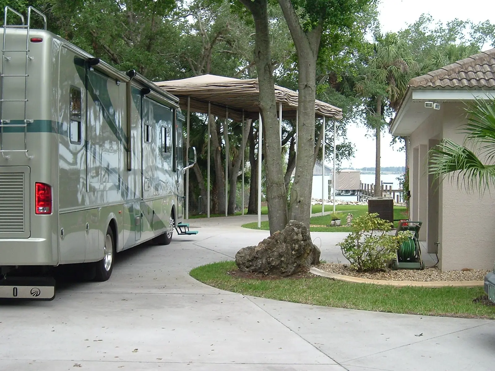 RV-UP.webp