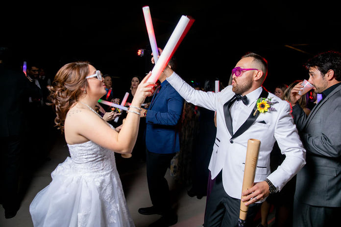 chispas, fireworks, slideshow, monogram, monogramas, nube, cloud, screens, pantallas, dj, djtony, tucson, tucsonaz, quinceañera, sweetsixteen, event, wedding, boda, evento, pmx, pmxeventgroup, fiesta, dance, party, baile, props, co2blast, cloud, nube, dancing