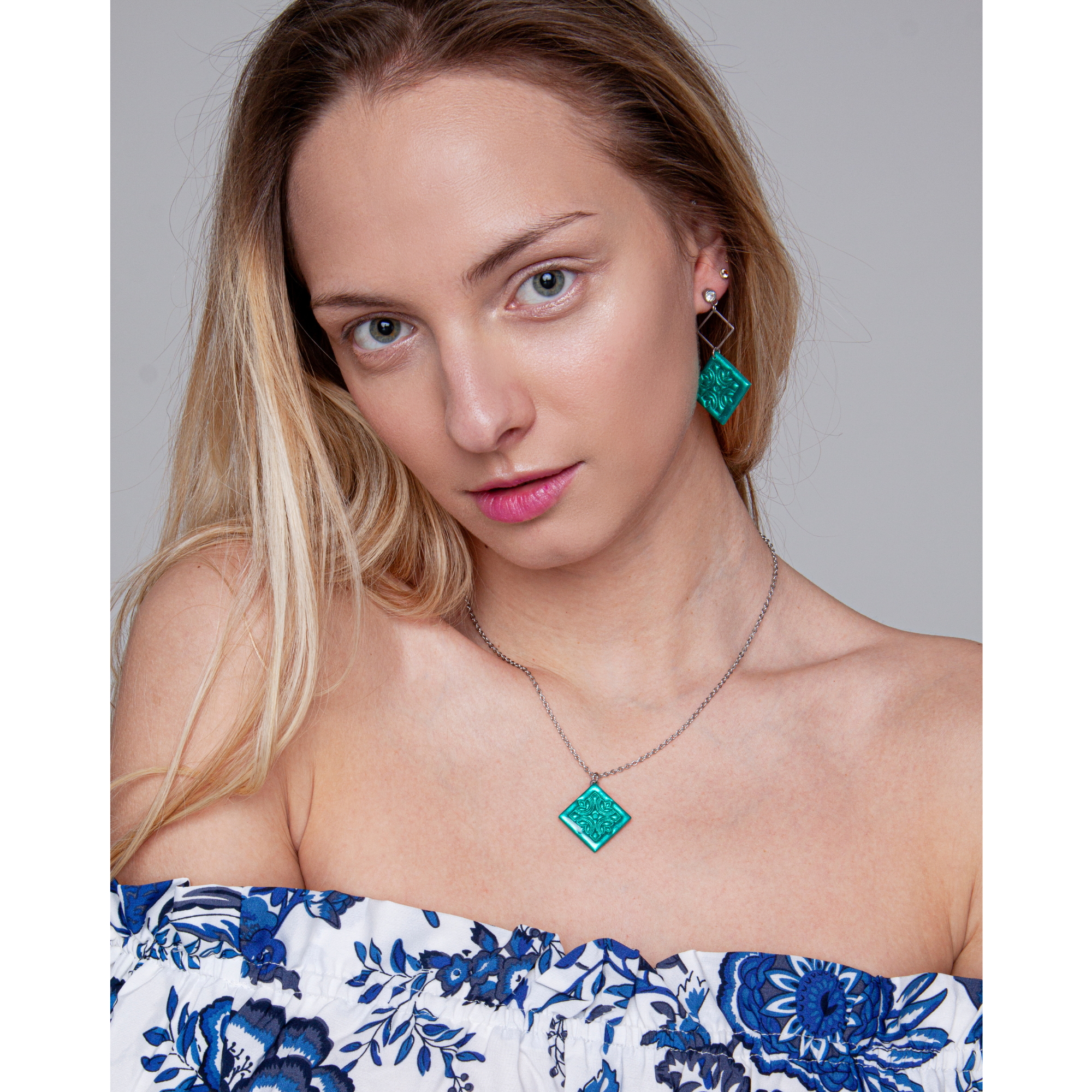 Mosaic nyaklánc választható színben