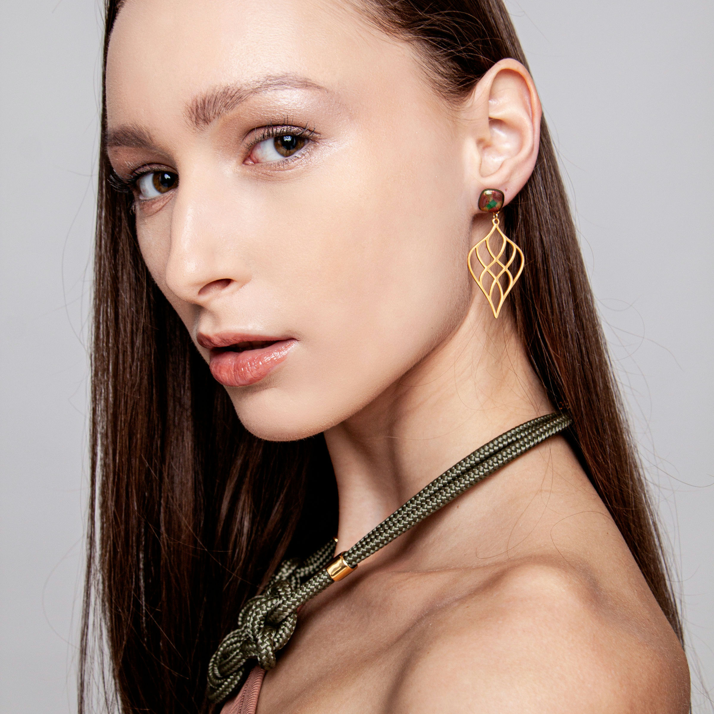 Tulip fülbevaló arany színben 