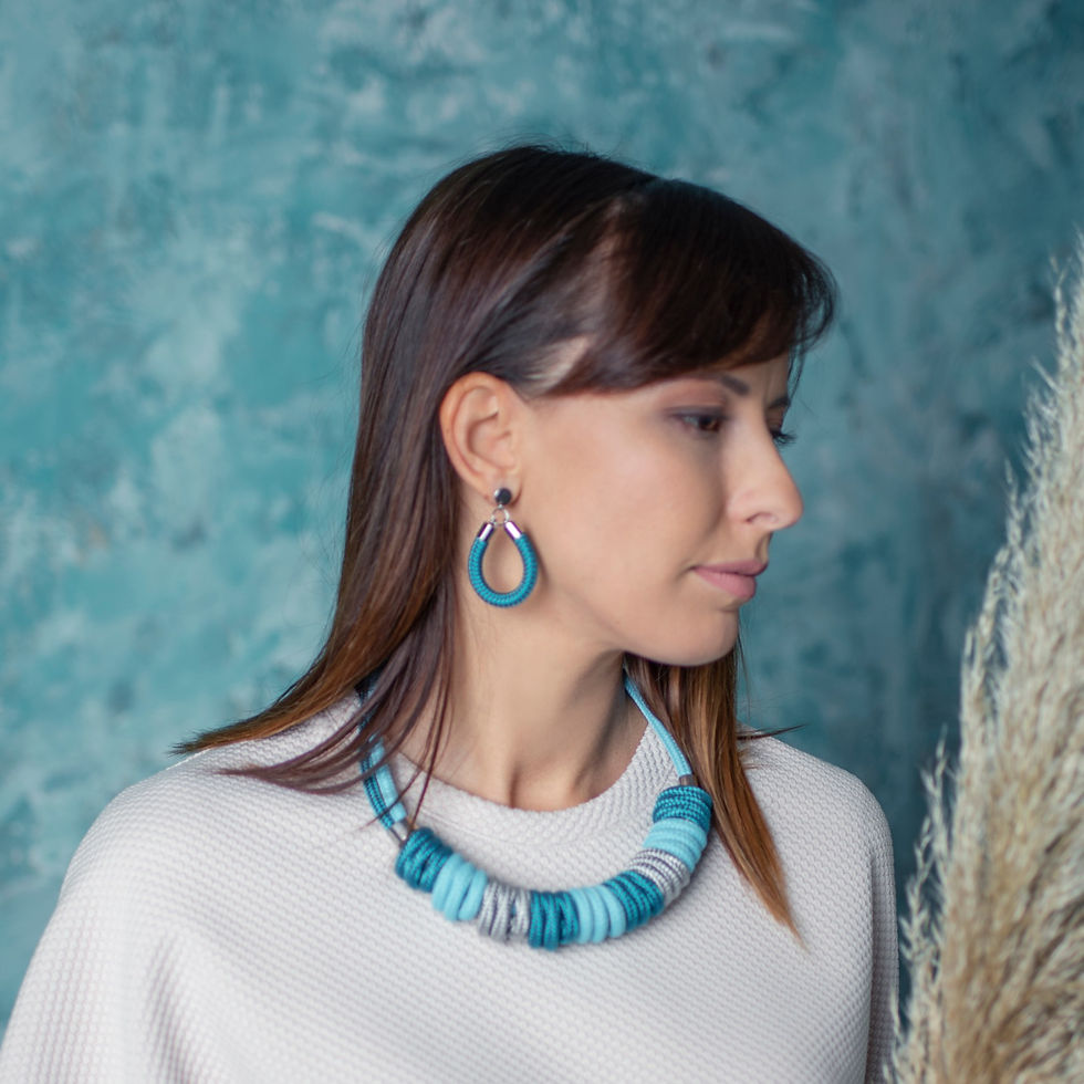 Indexkép: Mona fülbevaló