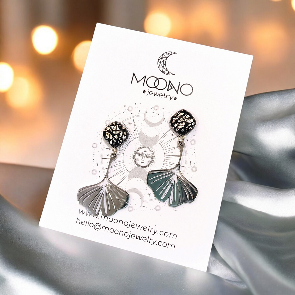 Thumbnail: Small Ginkgo earrings in silver