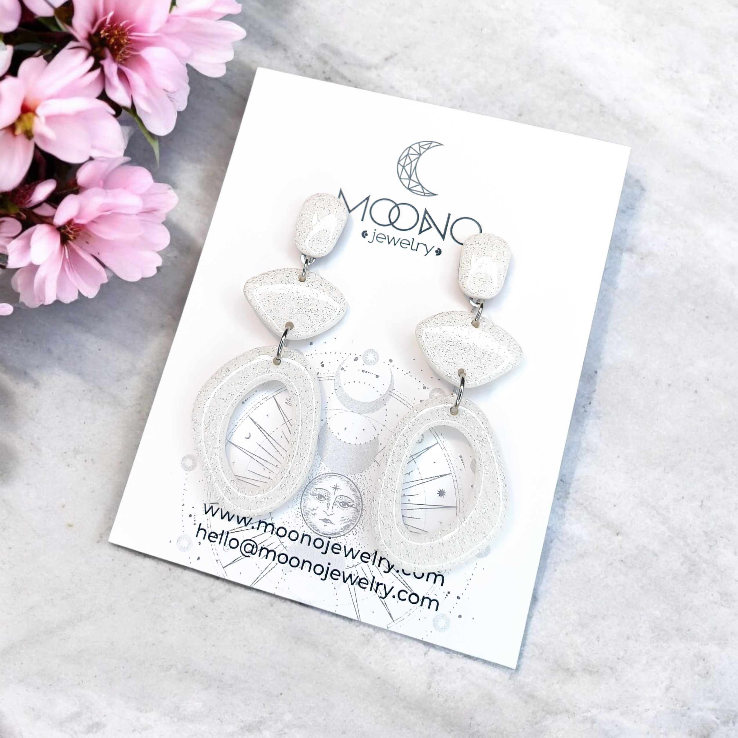 Funky Pebbles No. 3. fülbevaló - ezüstösen csillogó fagyfehér