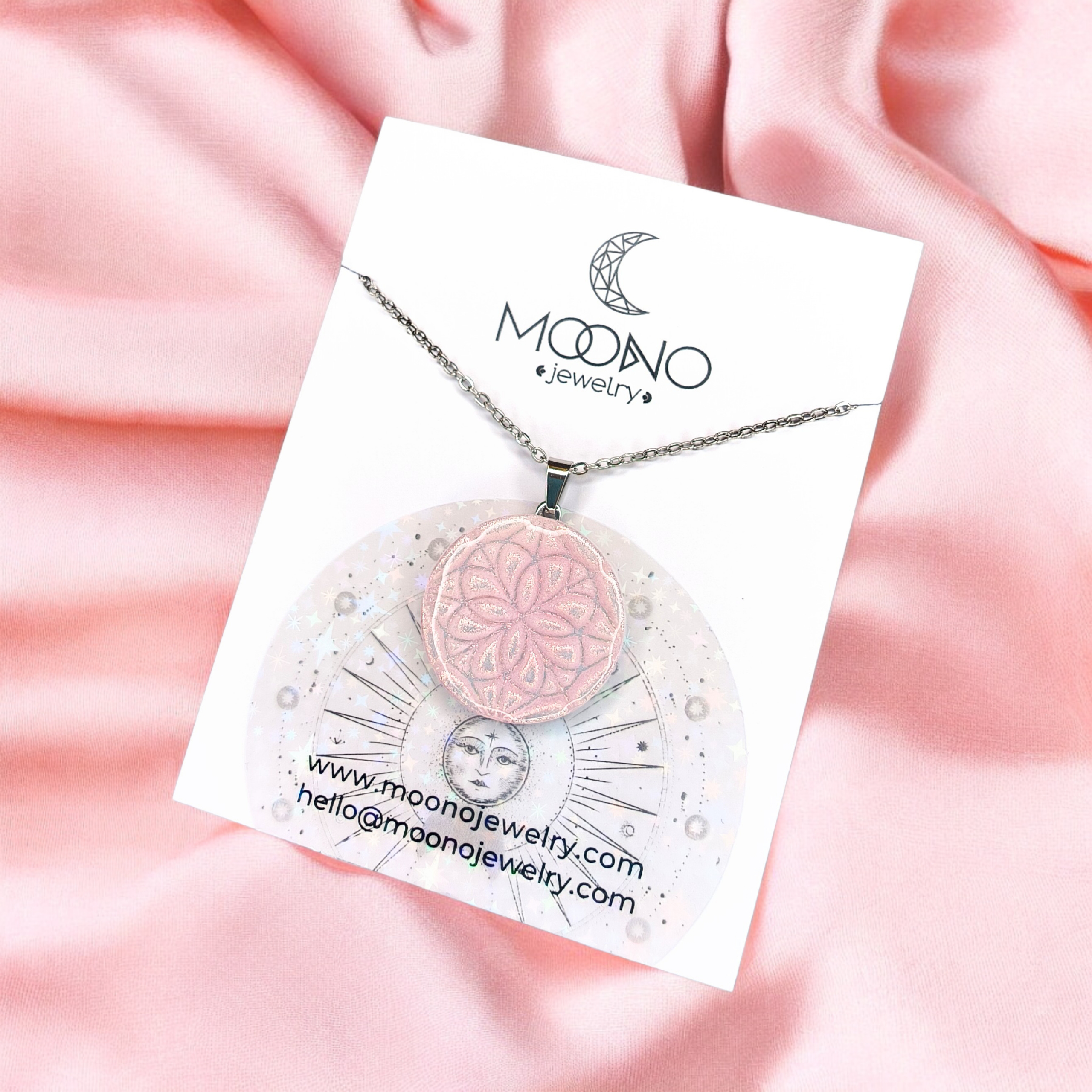 Morocco nyaklánc ezüst színű nemesacél lánccal -  sellő fehér