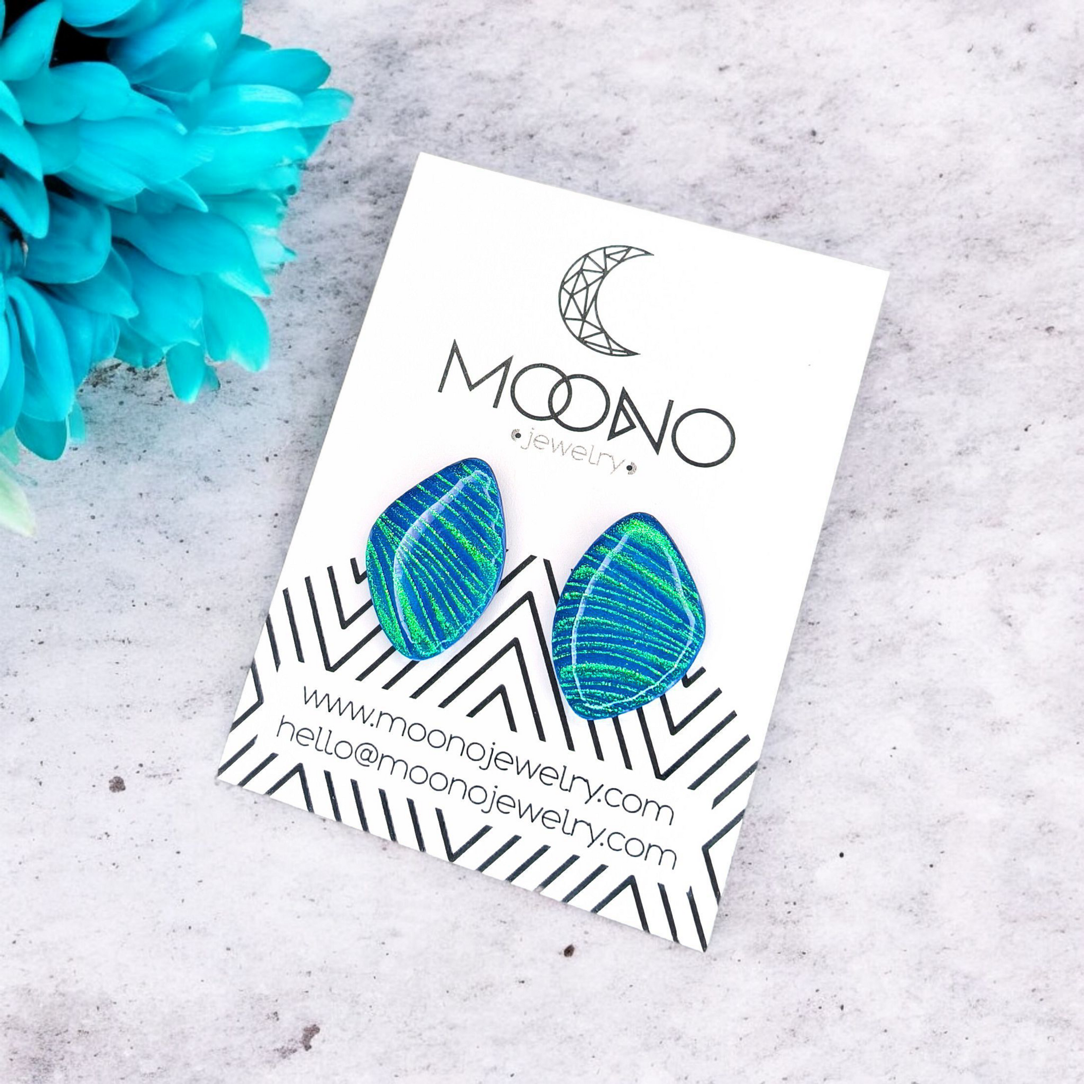 Funky Pebbles Mini No. 2. fülbevaló hullám mintával - választható színben