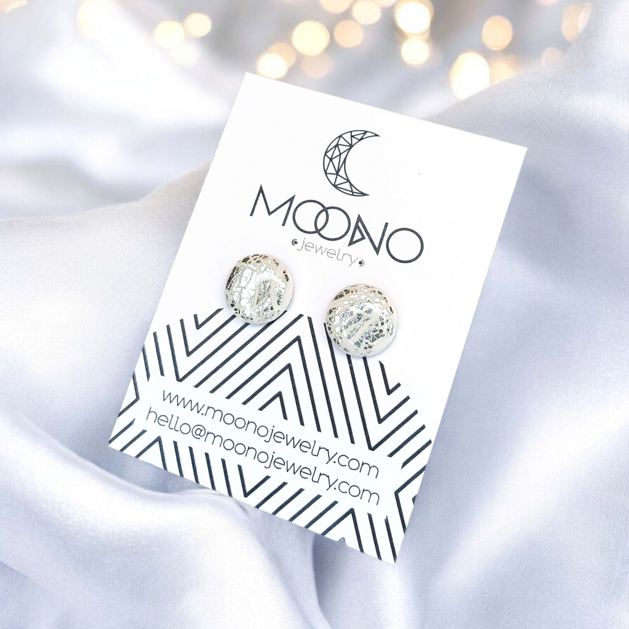 Fehér-ezüst bedugós pötty fülbevaló