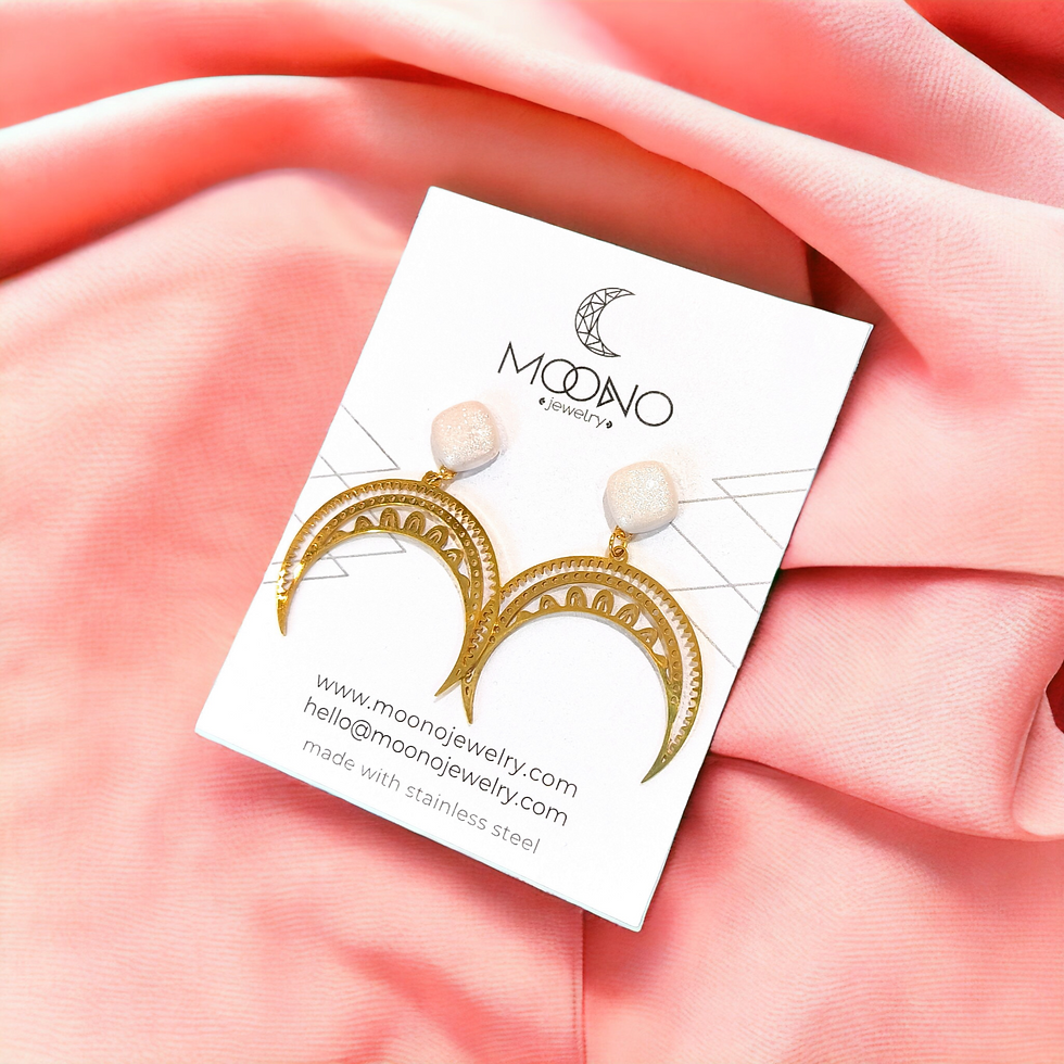 Thumbnail: Moon earrings in gold color