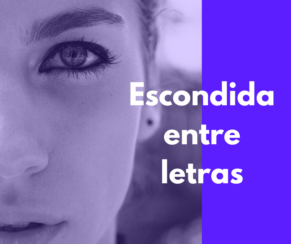 medio rostro de mujer fondo azul