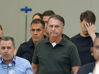 Moraes autoriza internação de Bolsonaro para realização de cirurgia