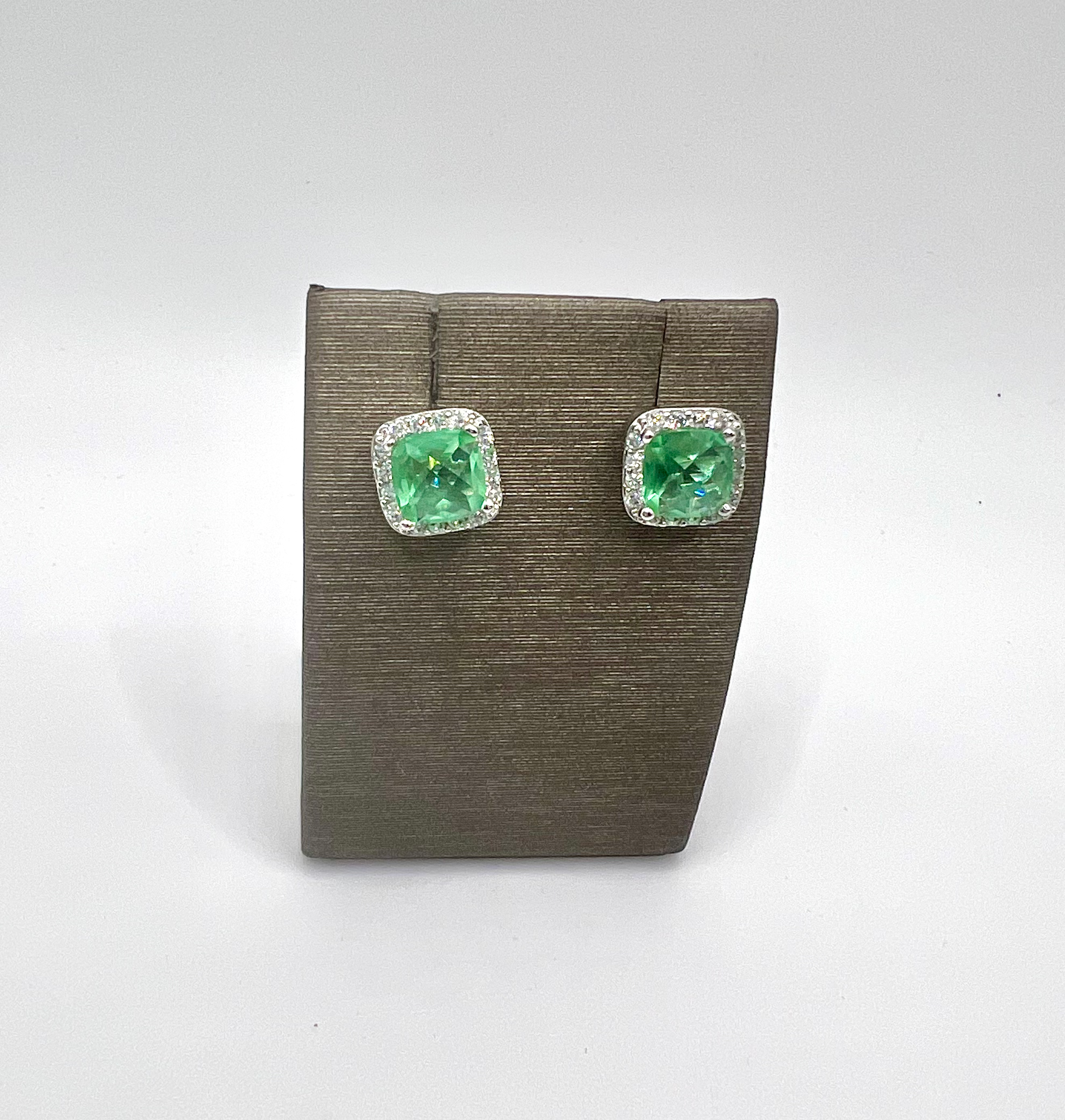 Brinco prata com zircônia e cristal verde claro