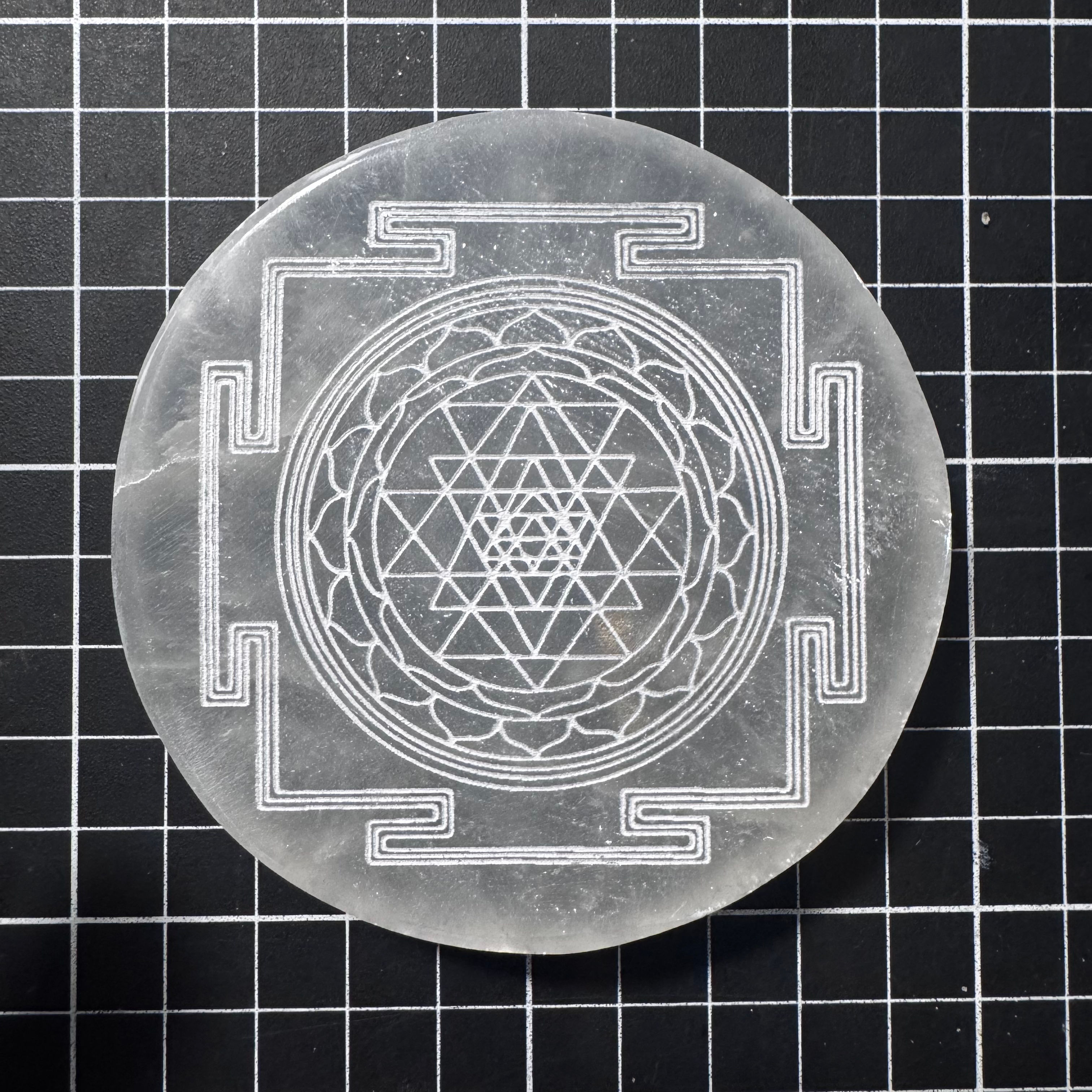 Placa deselenita com yantra