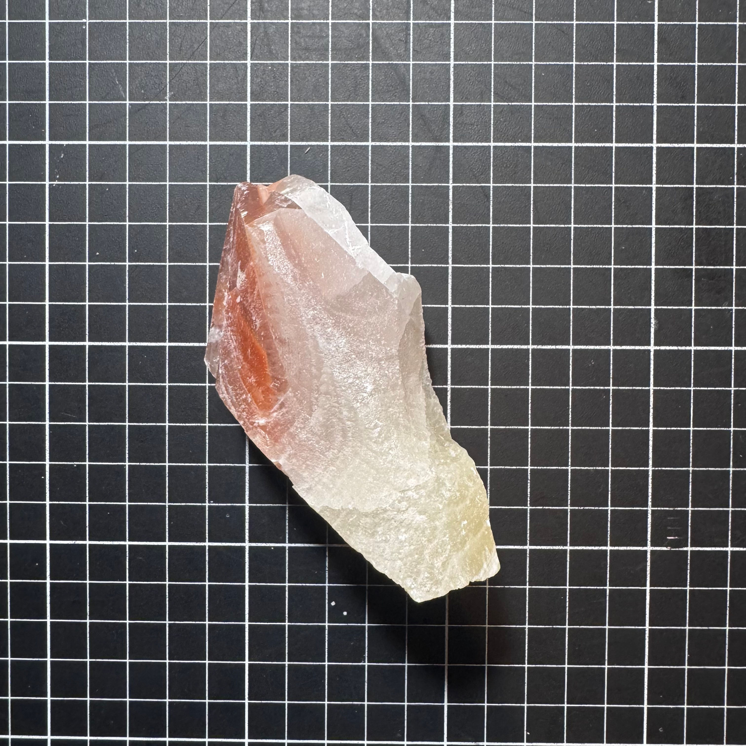 Calcita tricolor