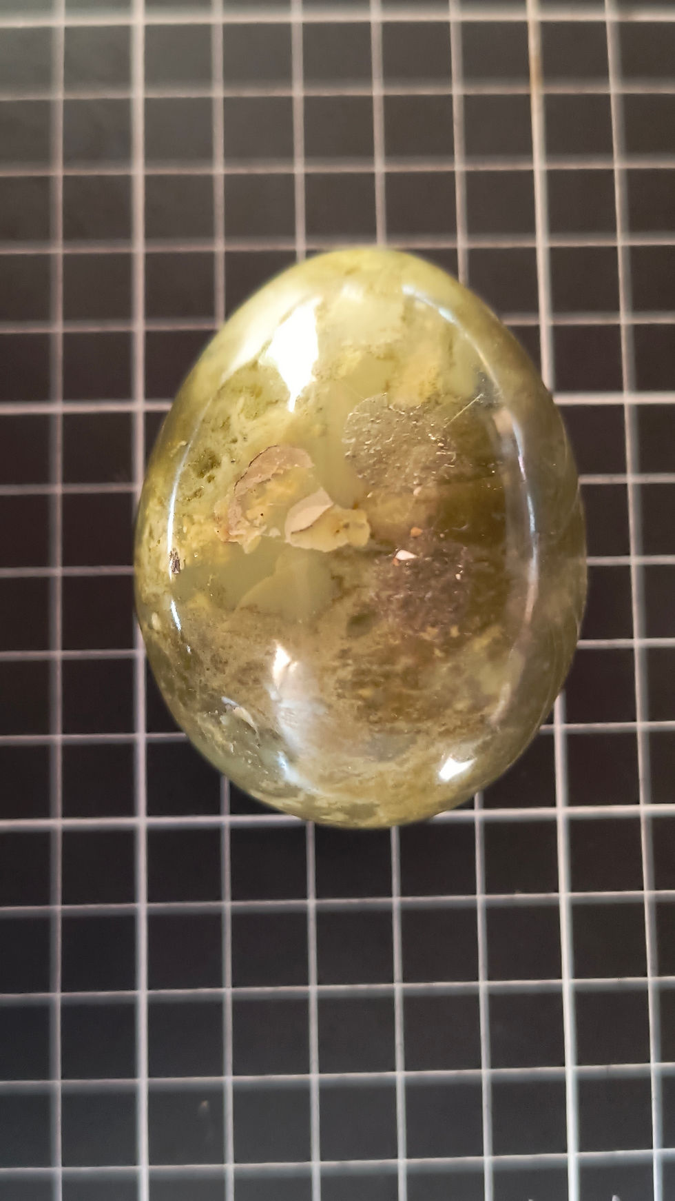 Miniatura: Ioni Egg em serpentinita