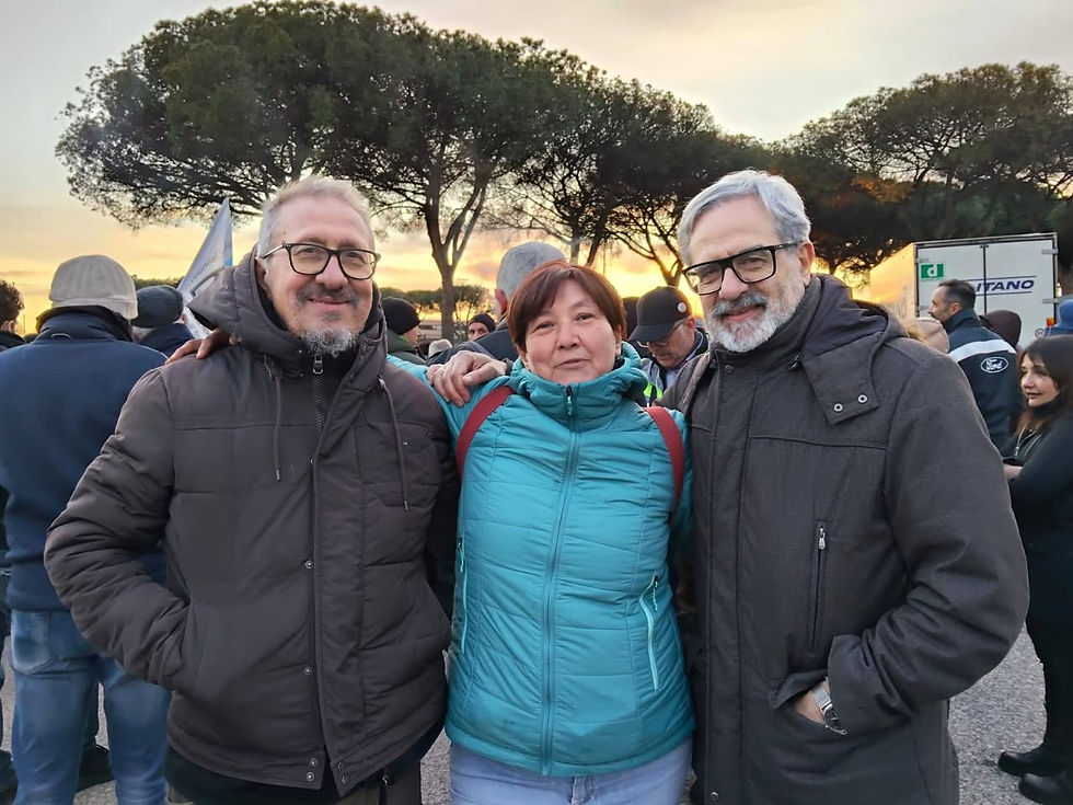 Vicino ai comitati del NO all’inceneritore di Santa Palomba.