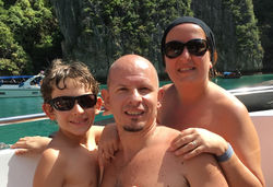 NOI(CONLEVALIGIE) A PHI PHI ISLAND