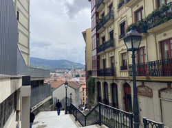 VERSO IL QUARTIERE BEGONA