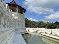 TEMPIO DEL SACRO DENTE DI BUDDHA