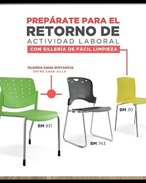 13541482-una-habitación-vacía-con-dos-ve