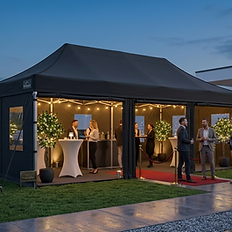 Faltpavillon gemietet für Gartenparty bei einem Geburtstag.