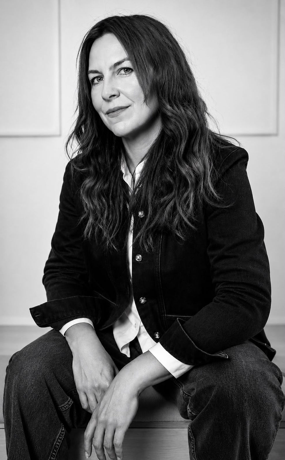 Clare Tavernor wlack and white image of a women with long dark hair