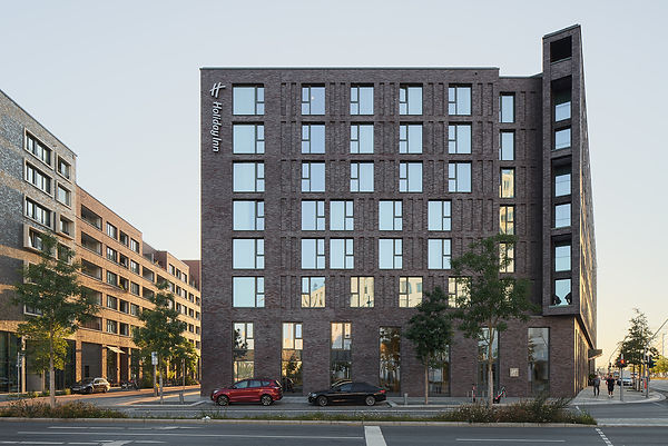 _ofu_holidayinn_Hamburg_18_crop_2000px.j