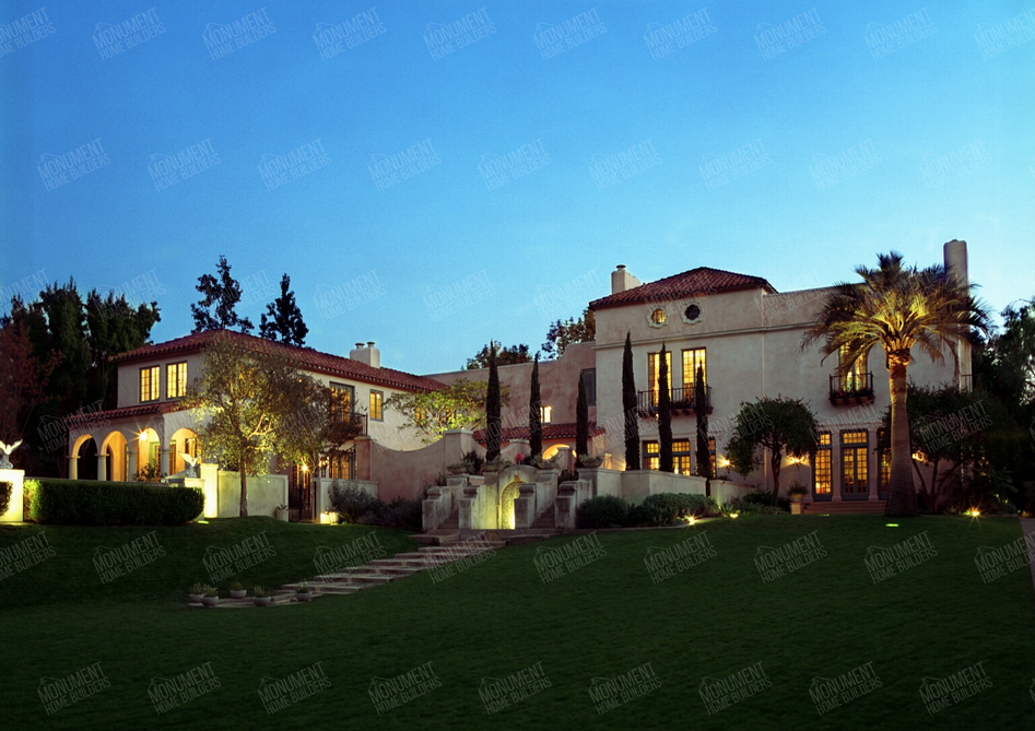 Mi Sueño | Monument Home Builders

Elegant estate at dusk with well-lit exterior and lush lawn

A luxurious property with beautiful lighting, surrounded by mature trees and landscaping.