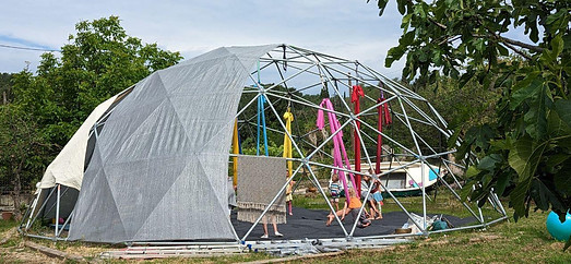 Geodome Aerial Yoga auf Korfu