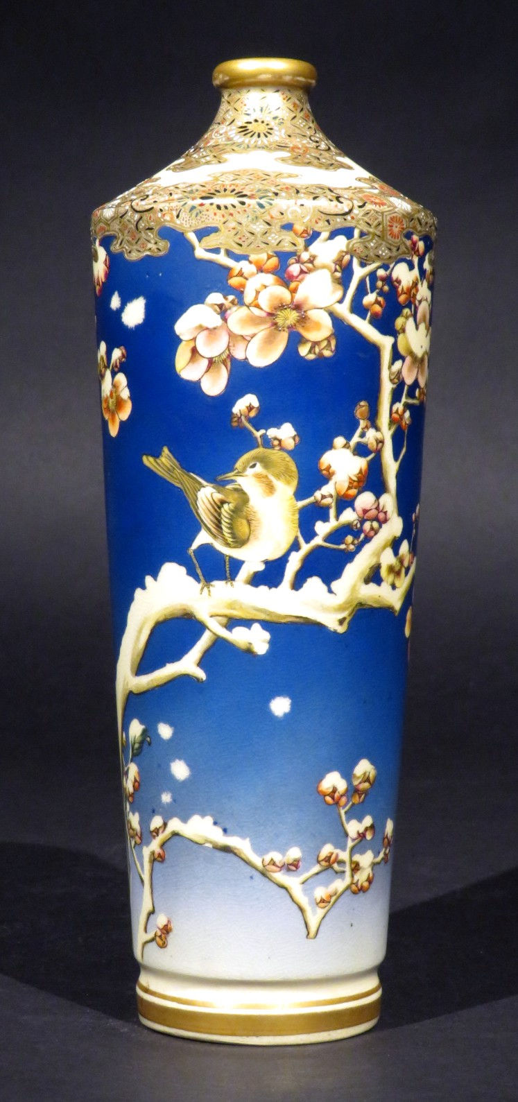 An Exceptionally Fine 19th Century Taizan Satsuma Cylinder Vase, Meiji Period