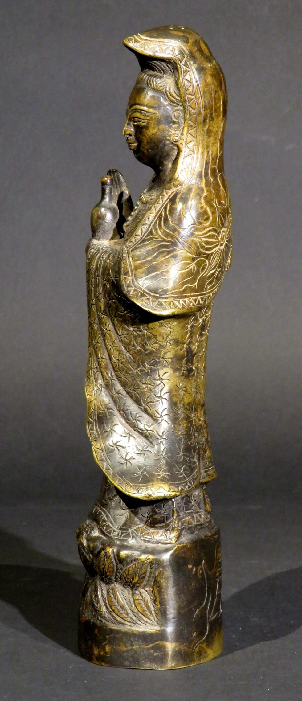 Thumbnail: Ming Period Bronze Figure of Guanyin, 17th Century - side